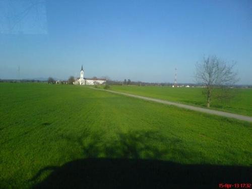 294922_604963466181935_1656336443_n